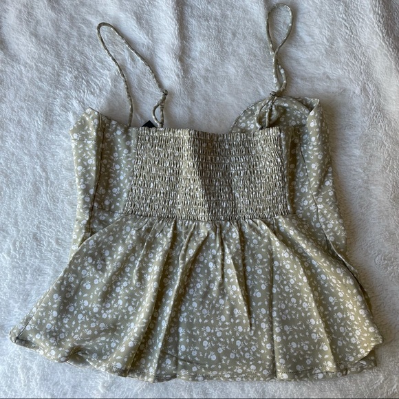 Abercrombie & Fitch knot front Cami - XS - Picture 4 of 7